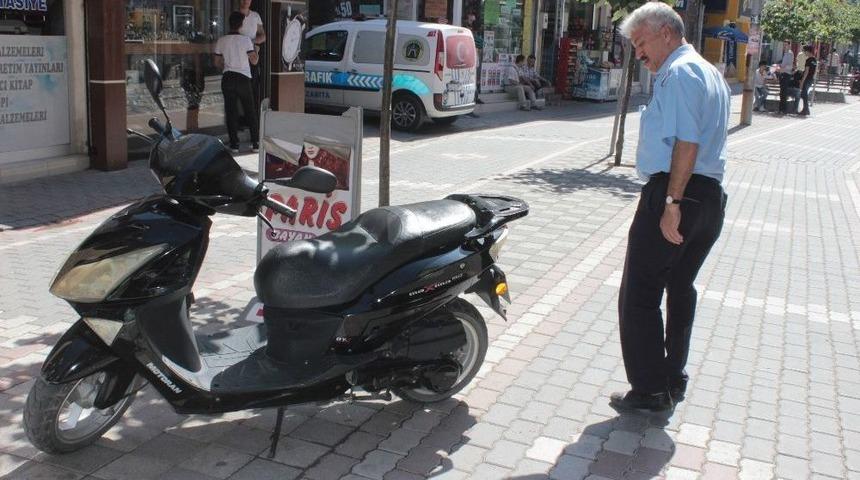 Zabıta Yaya G&uuml;venliği İ&ccedil;in &Ccedil;alışıyor