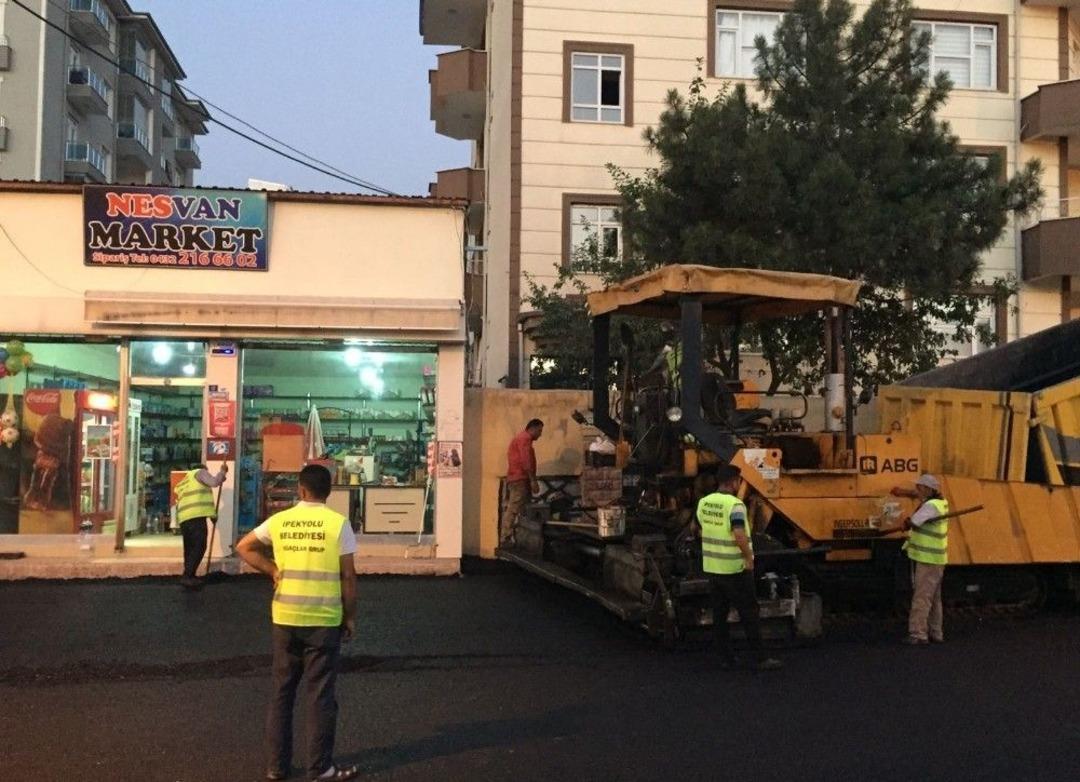 İpekyolu Belediyesinden Yol Asfaltlama &Ccedil;alışması