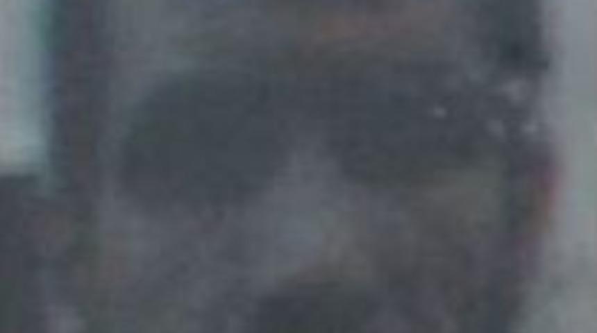 Kendisini Aldattığını İleri S&uuml;rd&uuml;ğ&uuml; Eşini Bı&ccedil;akladı