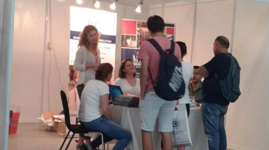 &Uuml;niversite Se&ccedil;mekte Zorlananlar Tercih Fuarı&rsquo;na Akın Etti