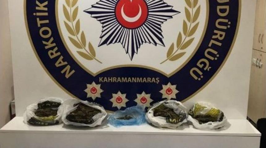 Uyuşturucu Satıcısı 3 Kişi G&ouml;zaltına Alındı