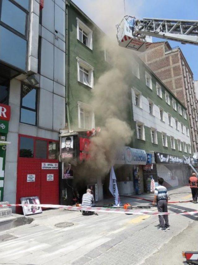 Ankara'da Gece Kulübünde Korkutan Yangın /fotoğraflar
