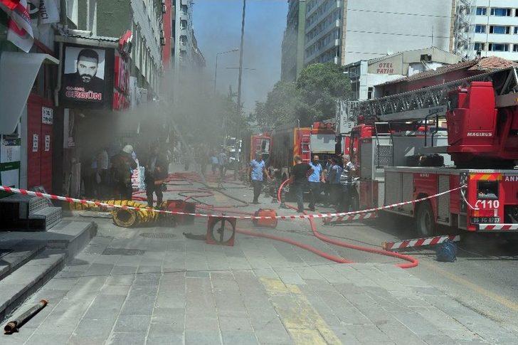 Mühürlü Eğlence Kulübünde Çıkan Yangın Korkuttu G5