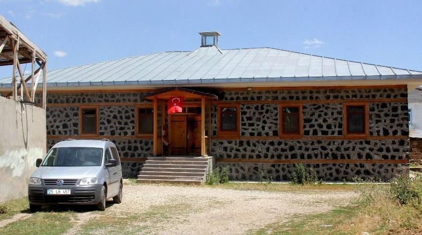 Fet&ouml; Elebaşının K&ouml;y&uuml;ndeki Evine El Konulması, Moralini Bozmuş