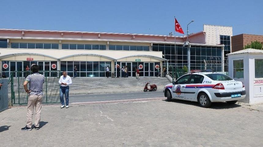 Başkan Erdem, Silivri&rsquo;de Fet&ouml; Davalarını Takip Etti