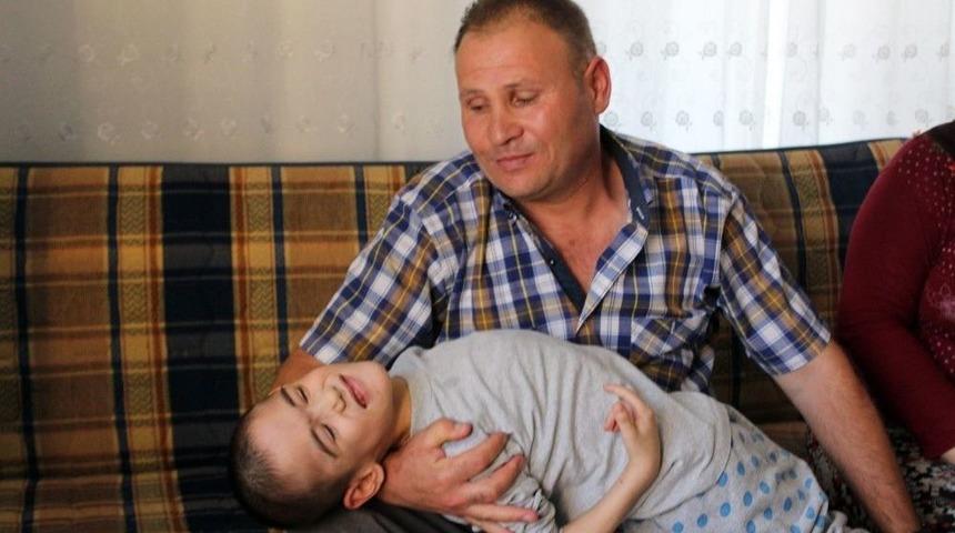 Serebral Palsi Hastası Oğlu İ&ccedil;in Yardım Bekliyor