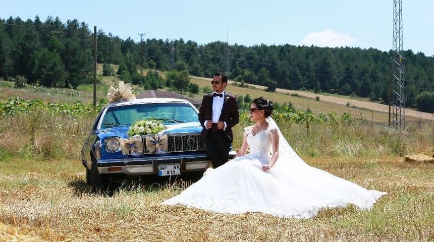 Klasik Otomobil Evlenen Gen&ccedil; &Ccedil;iftlerin Yeni G&ouml;zdesi