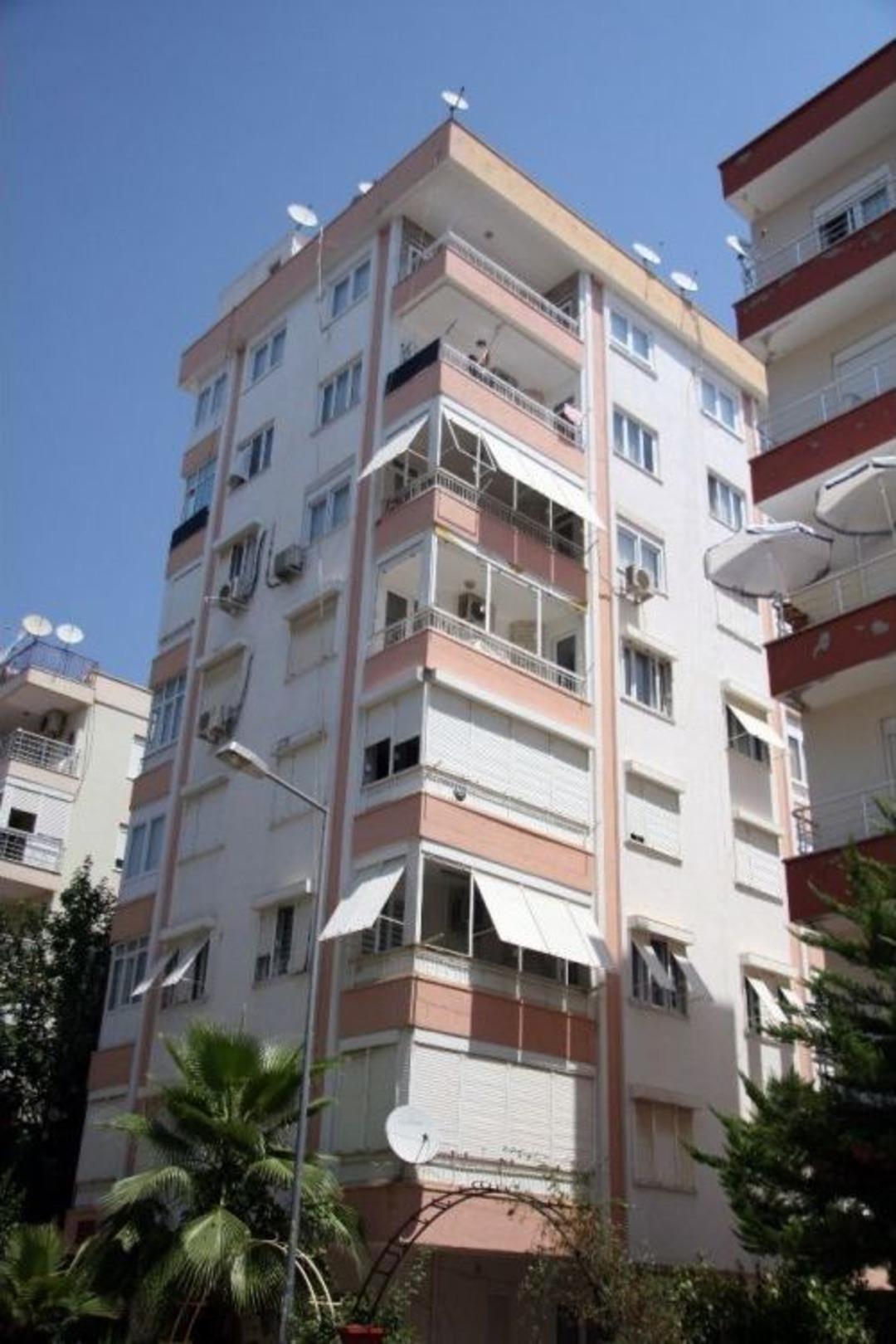 Evde Deney Yapan T&uuml;bitak Uzmanının Oğlu, İki Elini Kaybetti