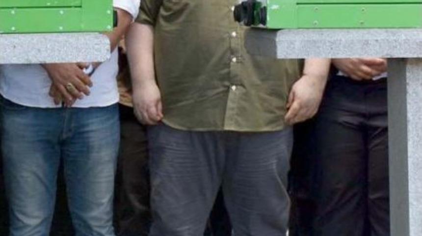 Silahlı Kavgada Iki Oğlu Ölen Baba Tutuklandı