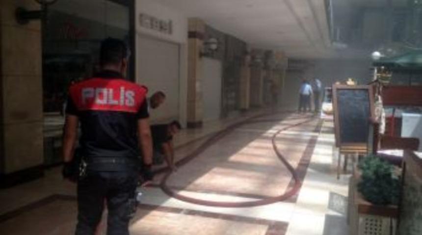Başkent’te Avm’de Yangın Paniği
