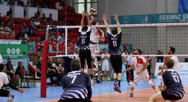 Voleybol Erkek Milli Takımı Yarı Finalde (İşitme Engelliler Olimpiyatı)