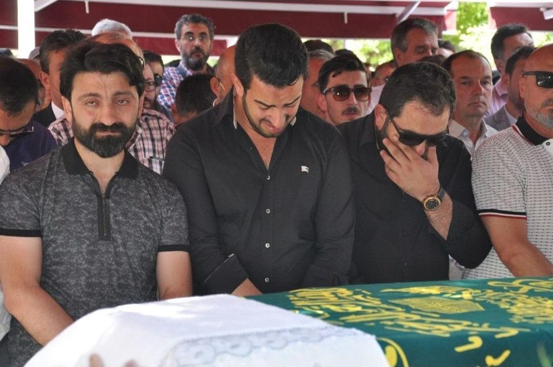 Mustafa &Ouml;zcan Son Yolculuğuna Uğurlandı