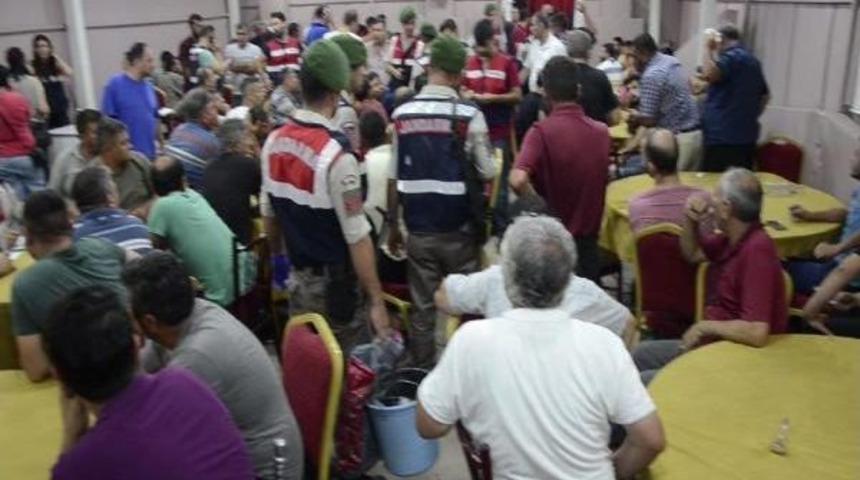 Tarsus'ta Sendika Binasına Kumar Baskını