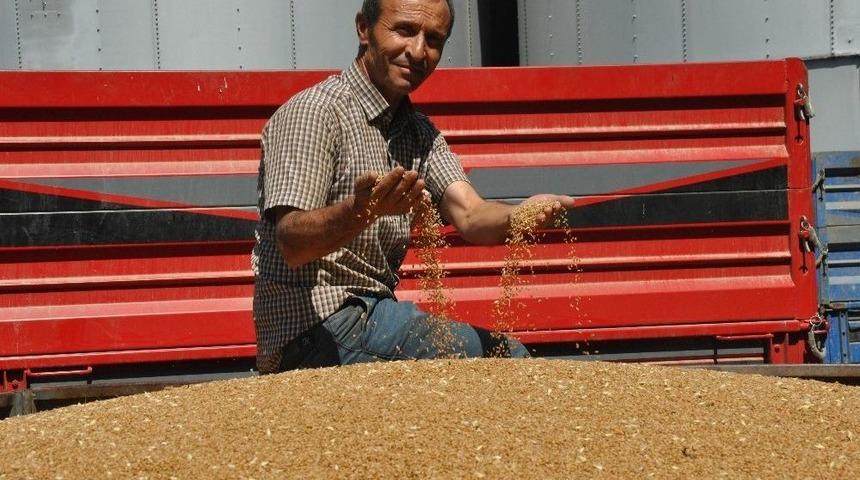 &Ccedil;ift&ccedil;iler Mahsullerini Satmaya Başladı