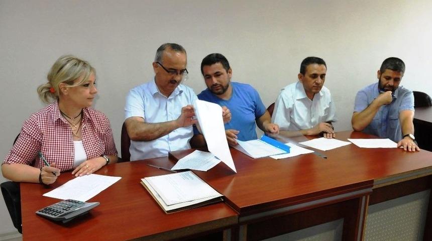 İzmit Belediyesi&rsquo;nde Beton Yol İhalesi