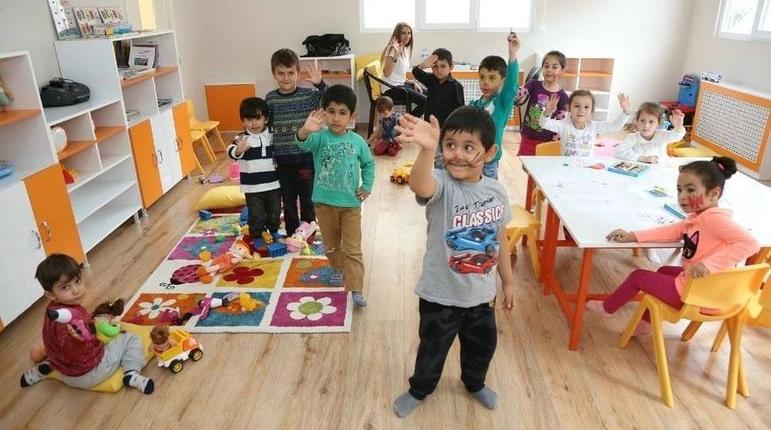 Nar Tanem Oyunevi &Ccedil;ocuklara Ve Annelere Hizmet Etmeye Devam Ediyor