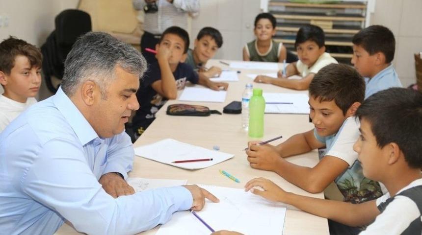 Başkan &Ouml;zg&uuml;ven Miniklerle Birlikte