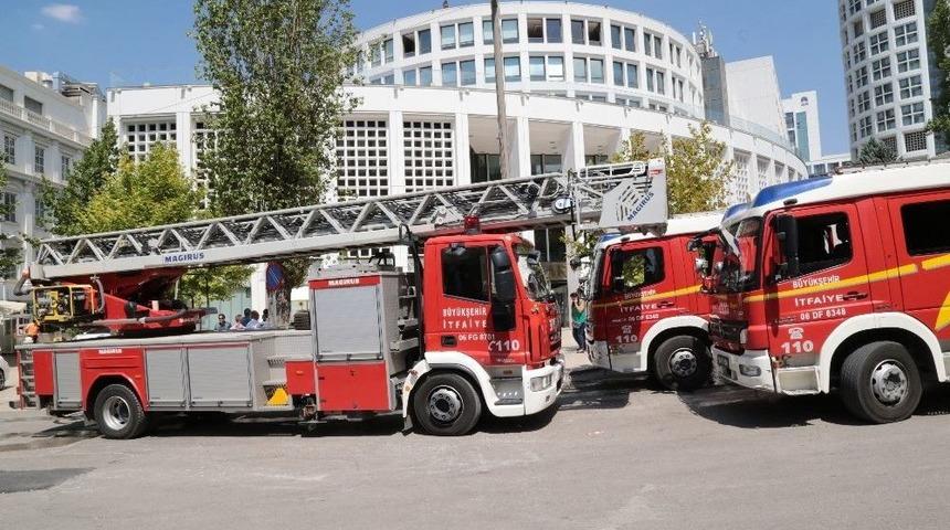 Başkent&rsquo;te Avm&rsquo;de Yangın Paniği