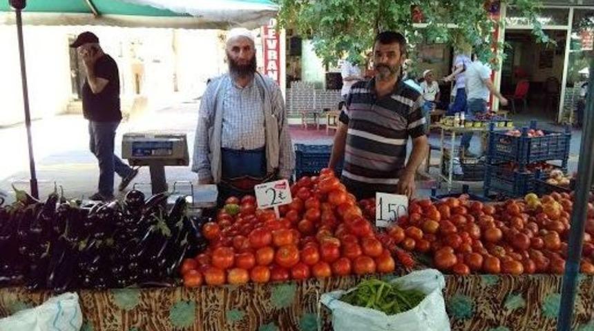 Vatandaşlar Sebze Fiyatlarından Şikayet&ccedil;i