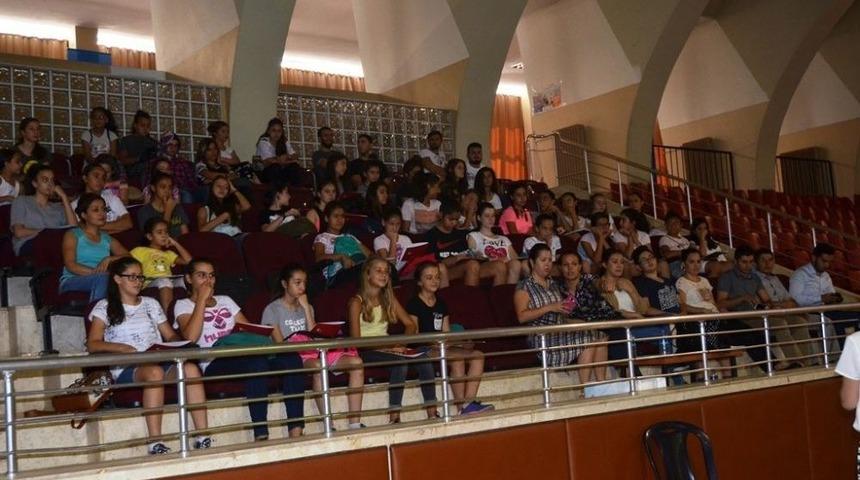 Sporculara Uyuşturucu Ve Teknoloji Bağımlılığı Hakkında Eğitim Verildi