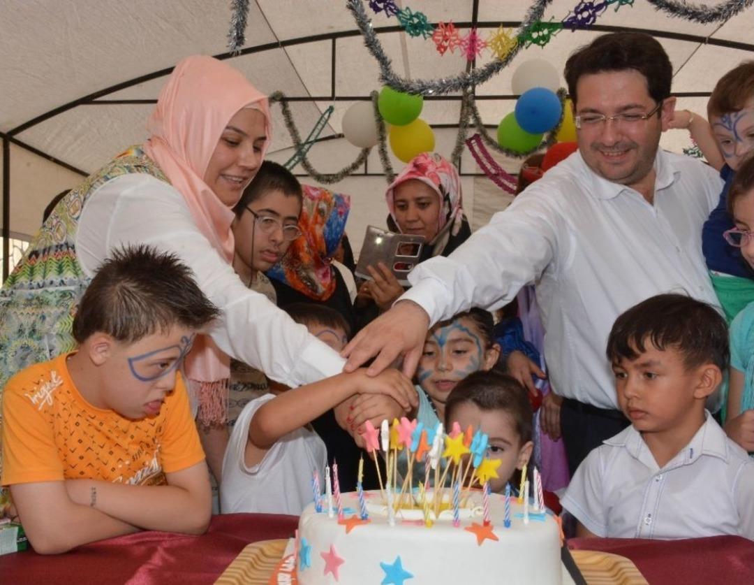 Aksaray&rsquo;da &Ouml;zel &Ccedil;ocuklar G&ouml;n&uuml;llerince Eğlendi