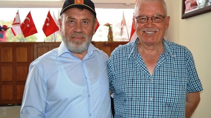 Ayvalık&rsquo;ta M&uuml;ft&uuml; Tosun&rsquo;dan Gazilere Nazik Ziyaret