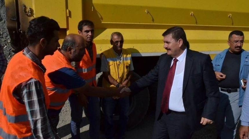 &Uuml;&ccedil;&ouml;ren K&ouml;y&uuml;ne 3,5 Kilometrelik Asfalt