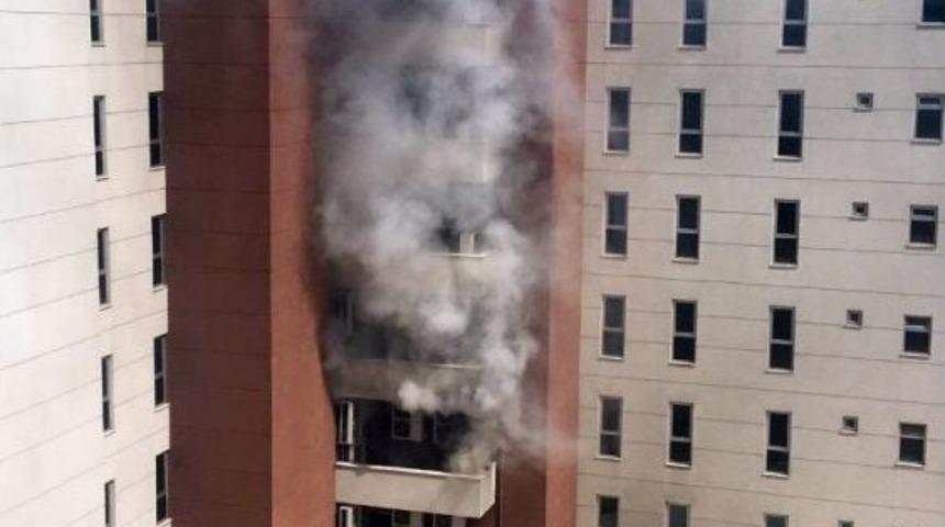 Adliyede Yangın Paniği