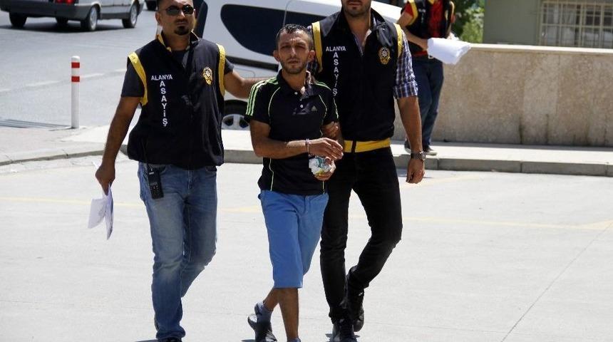 Arkadaşını Gasp Eden Ş&uuml;pheli Yakalandı