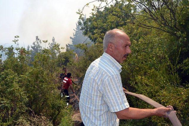 Tarihi Kozan Kalesi’nde Orman Yangını