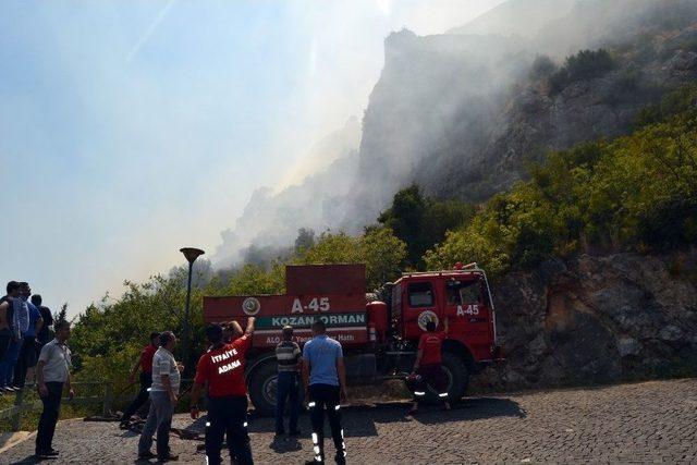 Tarihi Kozan Kalesi’nde Orman Yangını