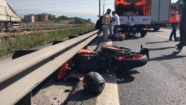 Yola Düşen Pusete Çarpan Motosikletin Sürücüsü Yaralandı