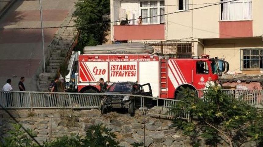Otomobil Gecekondunun &Uuml;zerine D&uuml;şecekti