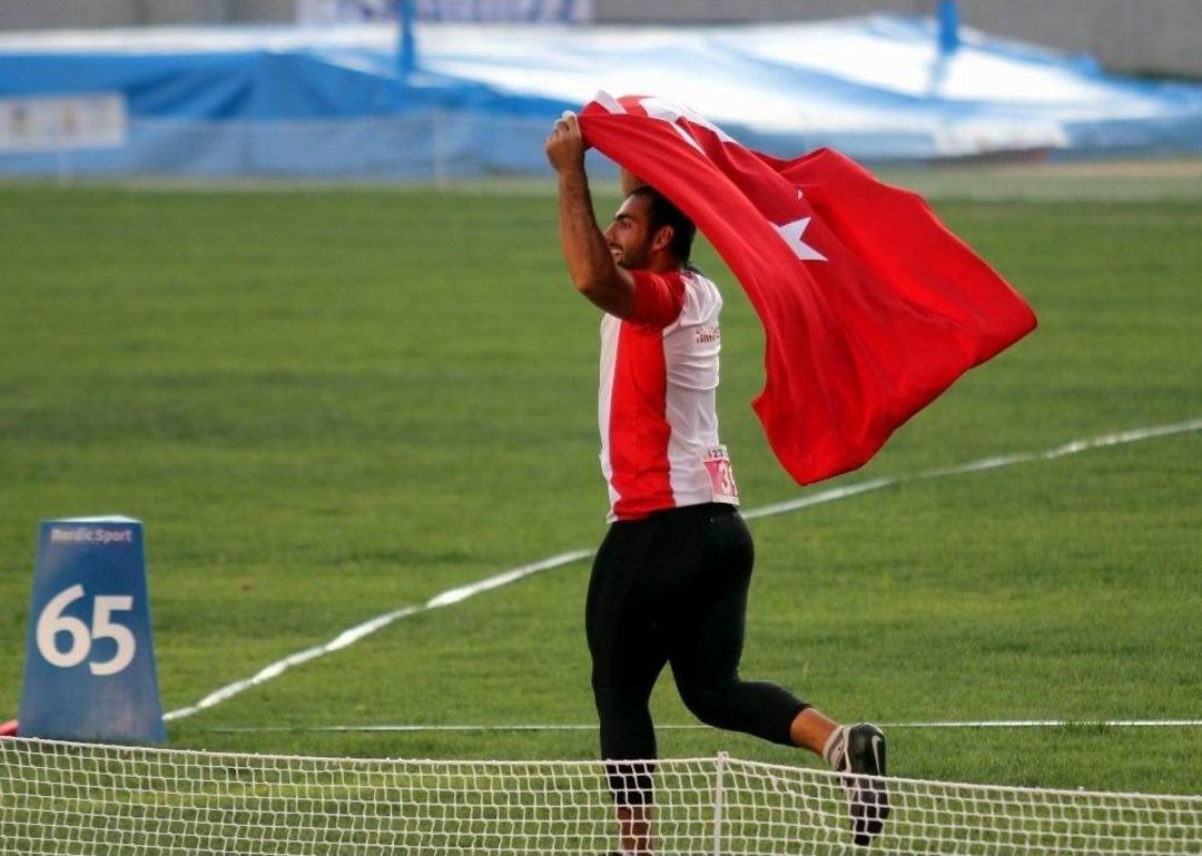 Muhammed &Ccedil;akır&rsquo;dan G&uuml;m&uuml;ş Madalya