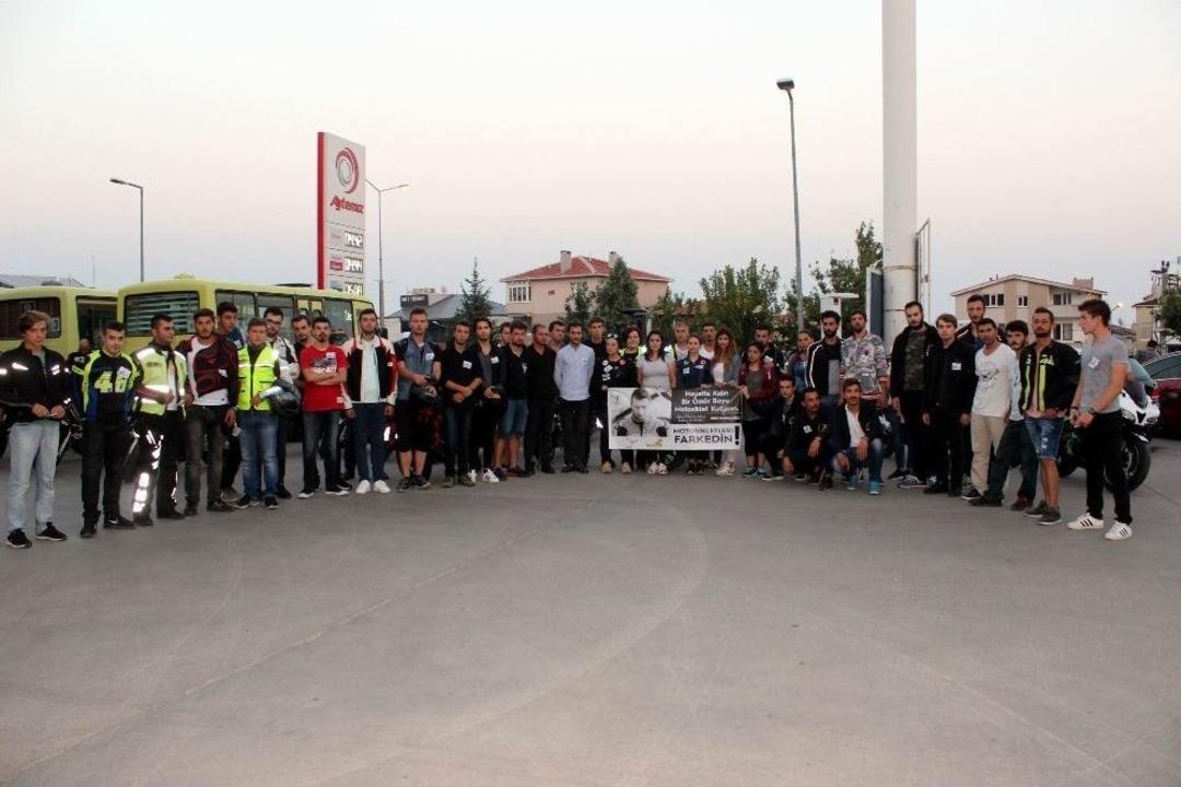 &rsquo;altın Elbiseli Adam&rsquo;ın Feci &Ouml;l&uuml;m&uuml; Onları Birleştirip Sokaklara D&ouml;kt&uuml;