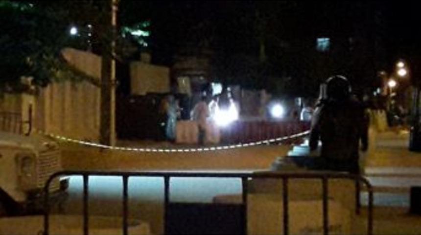 Diyarbakır&rsquo;da Emniyete El Bombalı Silahlı Saldırı