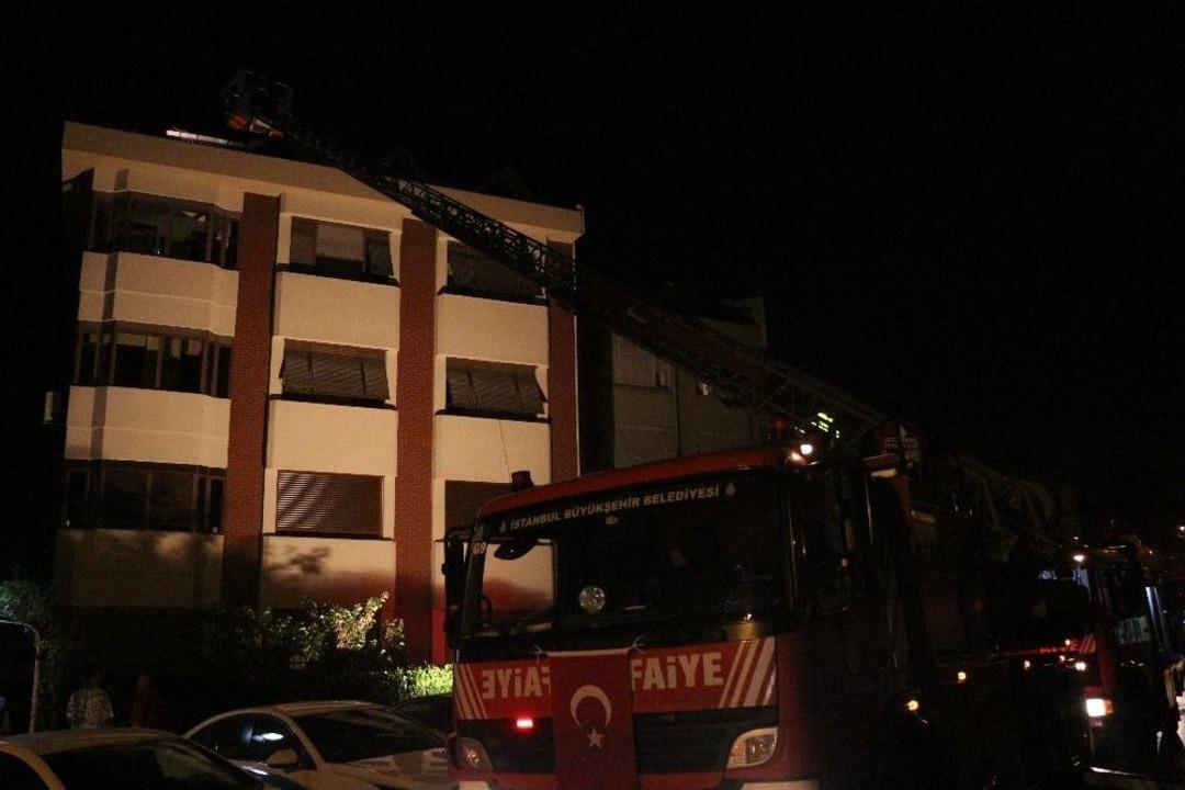 Etiler&rsquo;de Yangın, Mahalle Sakinlerini Sokağa D&ouml;kt&uuml;