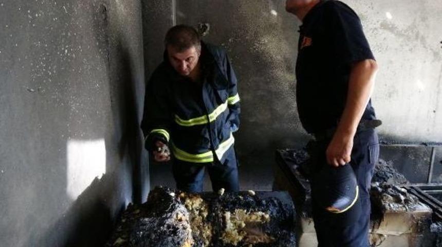 Bursa'da Klimadan &Ccedil;ıkan Yangında 11 Kişi Dumandan Etkilendi