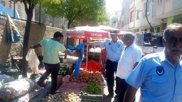 Pazar Esnafına Çöp Poşeti Dağıtıldı