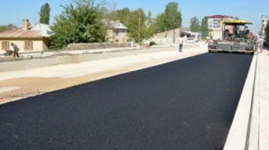 Vanyolu Caddesi&rsquo;nde Asfalt &Ccedil;alışması