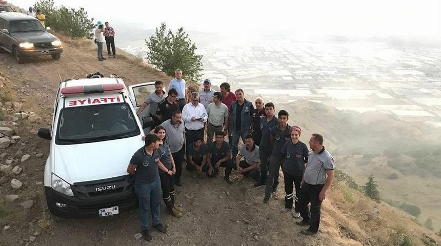 İtfaiye Hem Yangınla Hem De İhbarla Uğraştı