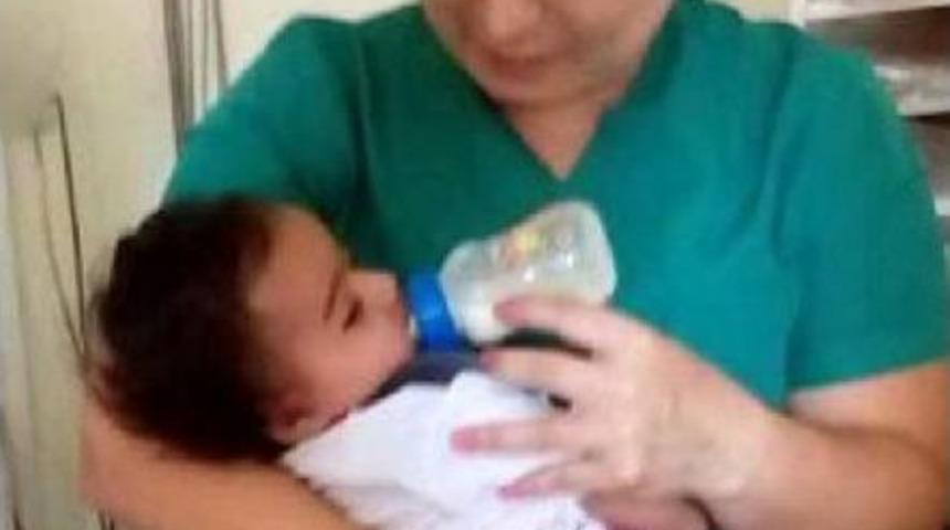 5 Aylık Bebeği Kaldırıma Terk Ettiler