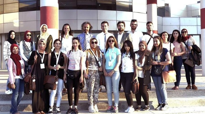 Km&uuml;, Yabancı Uyruklu &Ouml;ğrencileri Ağırlıyor