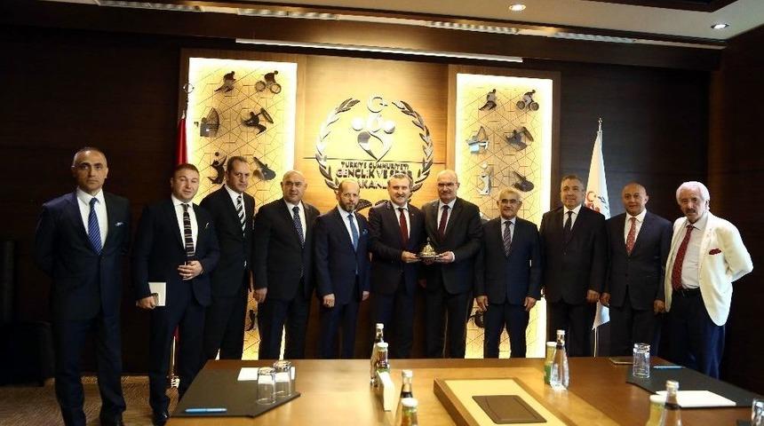 Ato Y&ouml;netiminden İki Bakana Ziyaret