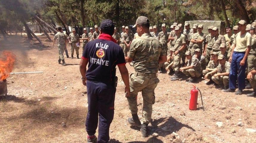 İtfaiye Ekipleri Şehit Mehmet Karakolunda Ve Taburda Personellere Yangın Eğitimi Verildi