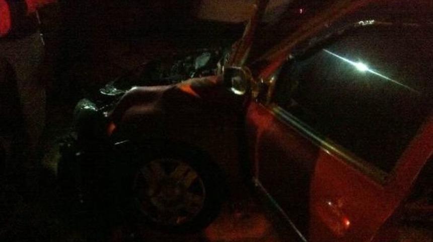 Siverek&rsquo;Te Park Halindeki Otomobil Yandı