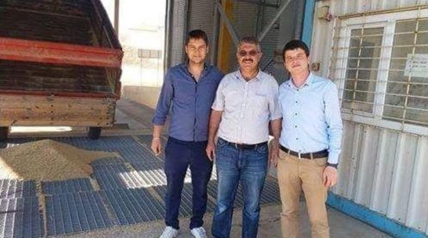 Altıntaş&rsquo;ta &Ccedil;ift&ccedil;iler Gece G&uuml;nd&uuml;z Mesaide