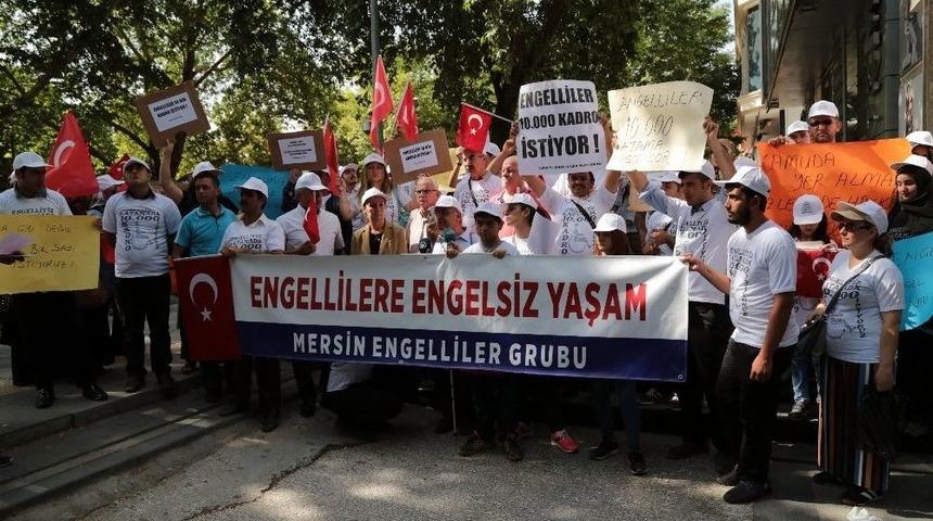 Başkent&rsquo;te Engellilerden Atama Talebi