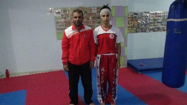 (özel Haber) Annesinin Israrıyla Spora Başladı, Türkiye Şampiyonu Oldu