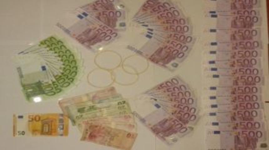 "polisim" Dedi, Ger&ccedil;ek Polislere Kısa S&uuml;rede Yakalandı